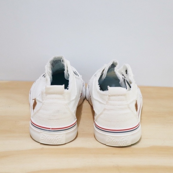 NWOT Blowfish Malibu Sneakers no laces White 7.5. NEVER WORN - Picture 4 of 8